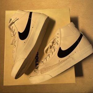 Women’s Nike blazer